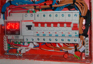  как правильно подключить автоматы в электрическом щите 