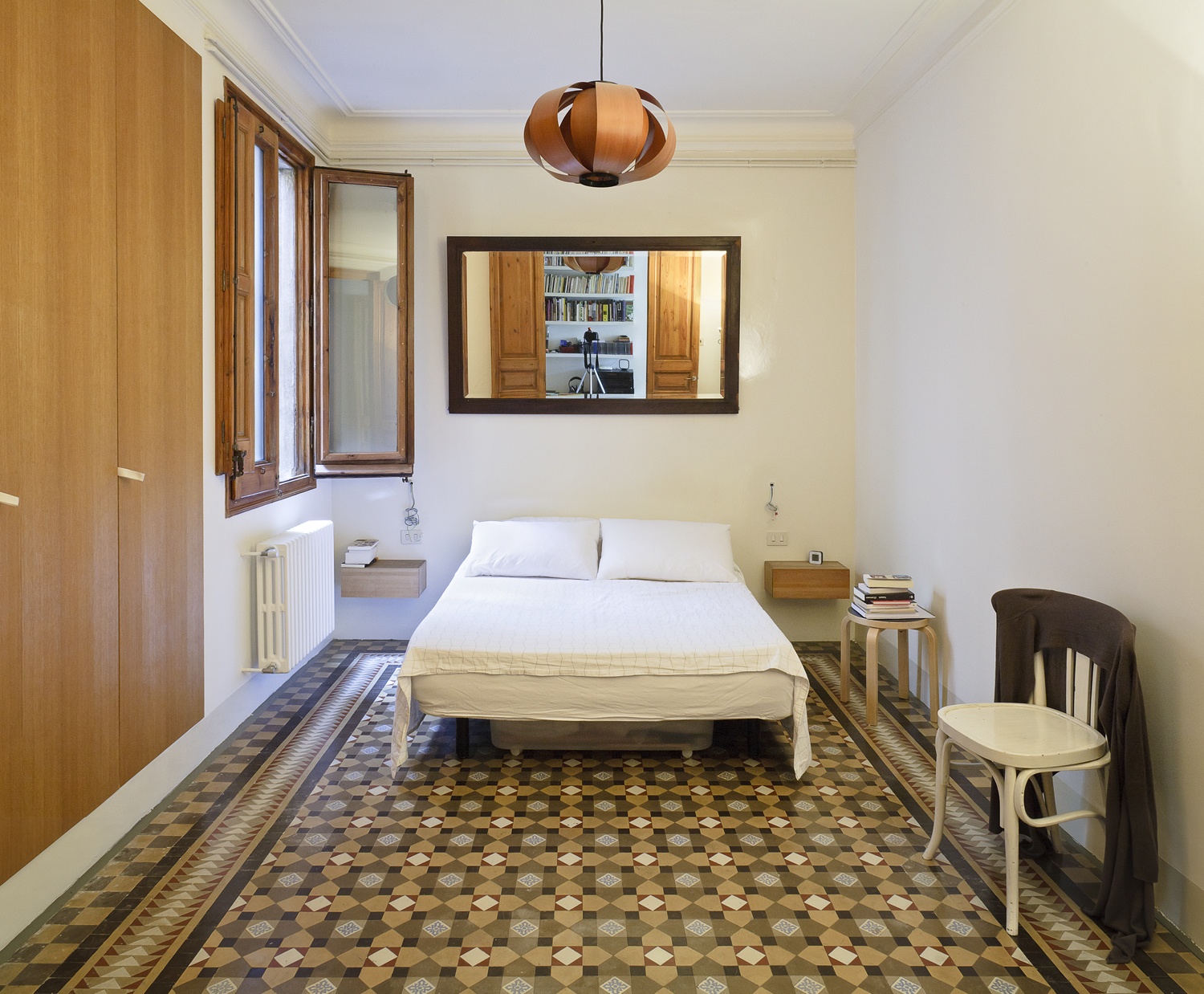 barcelona_flat_master_bedroom