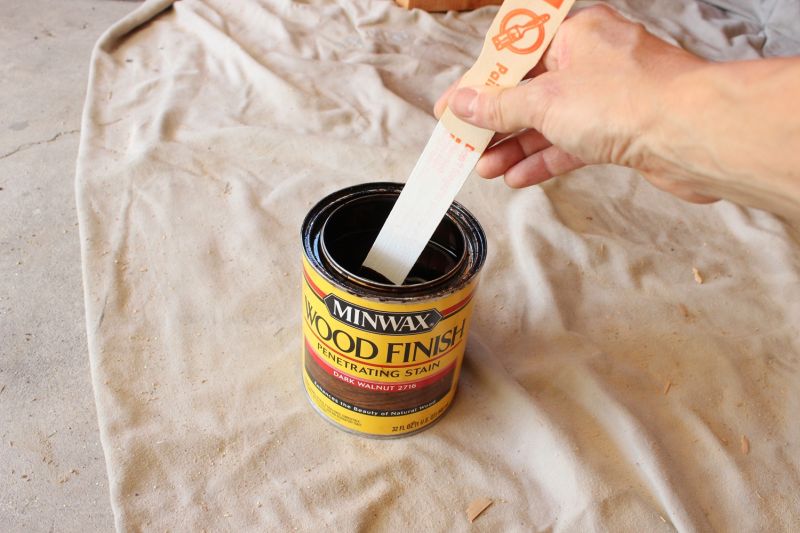 How to Stain Wood- Finish paint