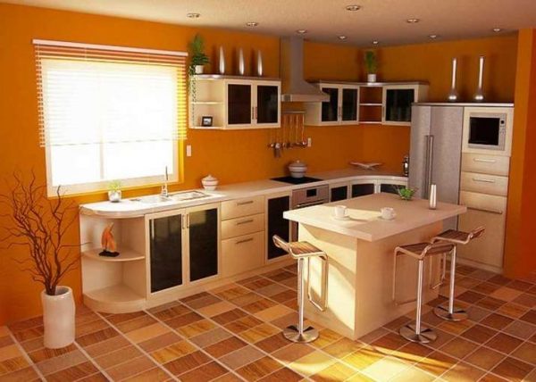 оранжевая плитка на полу кухни