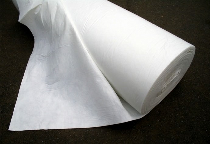 Каландированное полотно, изготовленное таким способом, получается очень прочным, что обусловлено крепко объединёнными волокнами