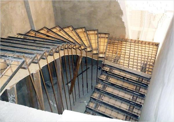 Монолитные армированные лестницы из железобетона долговечны и надежны