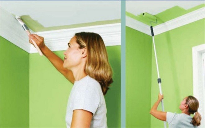 Как красить обои на потолках, чтобы не испачкать стены