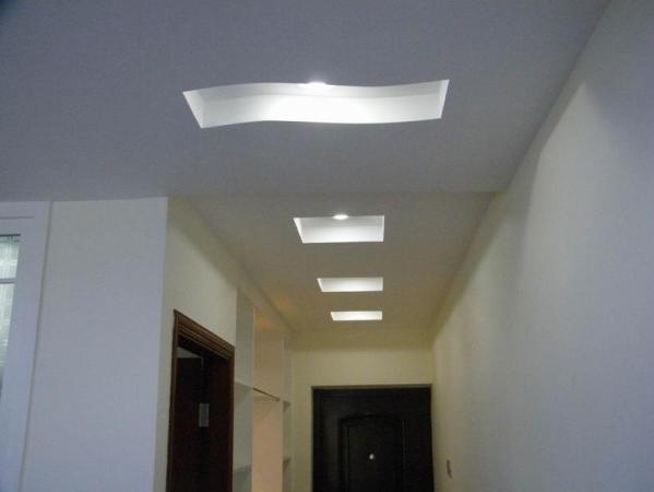 Гипсокартон является отличным материалом для отделки потолка в коридоре