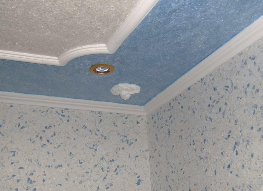 Самый популярный способ отделки потолка - в одном цвете со стенами