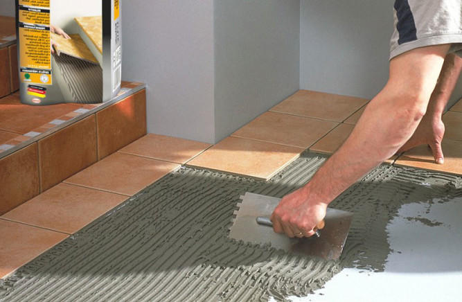 Максимальная толщина плитки с клеем на полу 15 мм