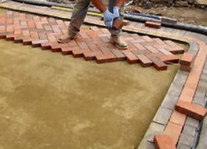 Укладка клинкерной брусчатки Укладка клинкерной брусчатки
