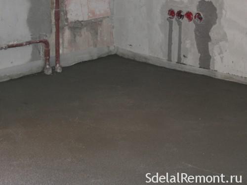 Semi-dry floor screed with their hands