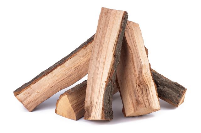 Дубовые дрова - отличные теплотехнические характеристики, но весьма высокая цена