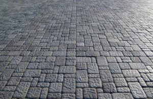 квадратная тротуарная плитка, преимущества